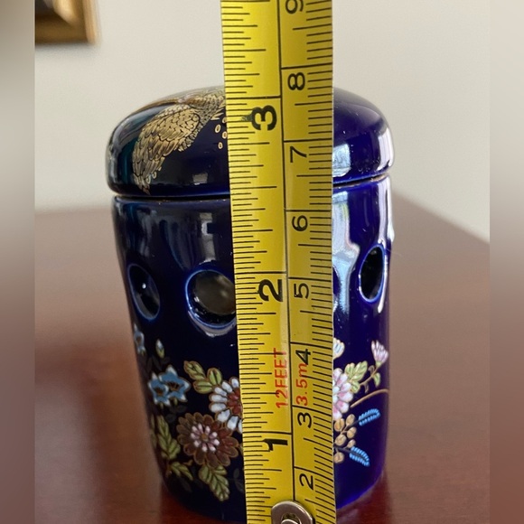 Vintage Japanese Cobalt Blue Peacock Porcelain Lidded Candle Jar - Picture 9 of 9